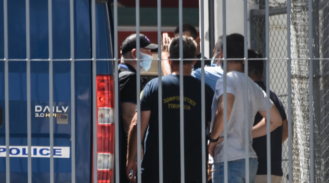 Μεταγωγή του ηθοποιού Πέτρου Φιλιππίδη στις Φυλακές της Τρίπολης ο οποίος κρίθηκε προφυλακιστέος για έναν βιασμό και δύο απόπειρες βιασμού