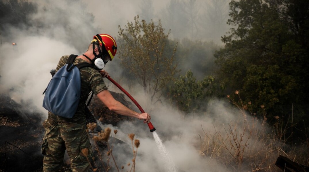Φωτιά στη Βαρυμπόμπη © EUROKINISSI / /ΣΩΤΗΡΗΣ ΔΗΜΗΤΡΟΠΟΥΛΟΣ