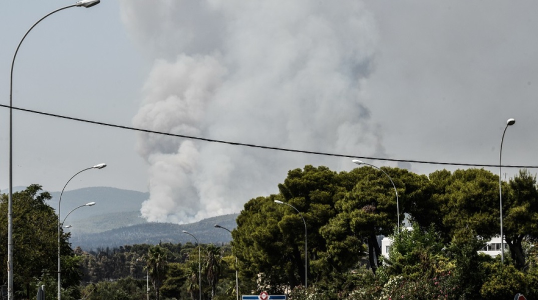 Φωτιά στη Βαρυμπόμπη - Αναζωπύρωση