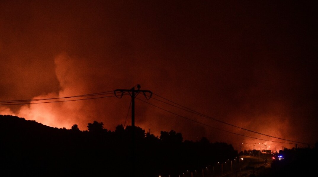 Η Εθνική οδός στις φλόγες