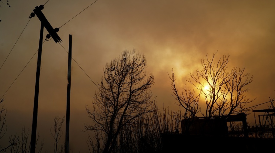 Φωτιές στο χωριό Λάλας στην Ηλεία