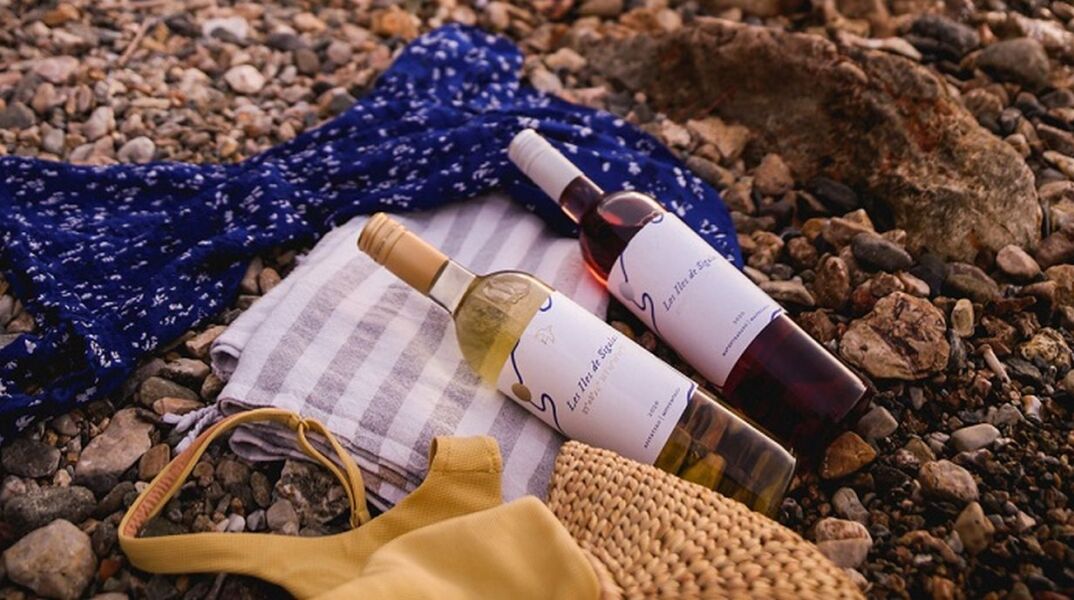 Les Iles de Sigalas: δύο νέα κρασιά δοξάζουν τις Κυκλάδες