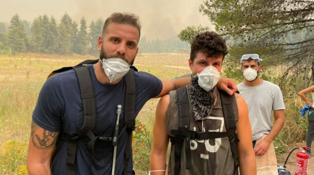 Ο Νίκος Παππάς στην Εύβοια για να βοηθήσει στη μεγάλη φωτιά