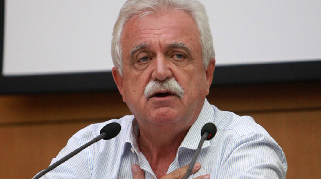 Σταύρος Μπένος, ο άνθρωπος που αναλαμβάνει επικεφαλής στην επιχείρηση ανασυγκρότησης στην Εύβοια μετά τις πυρκαγιές