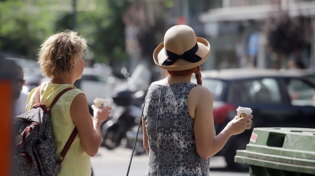 Ζέστη και ηλιοφάνεια στην Ελλάδα 