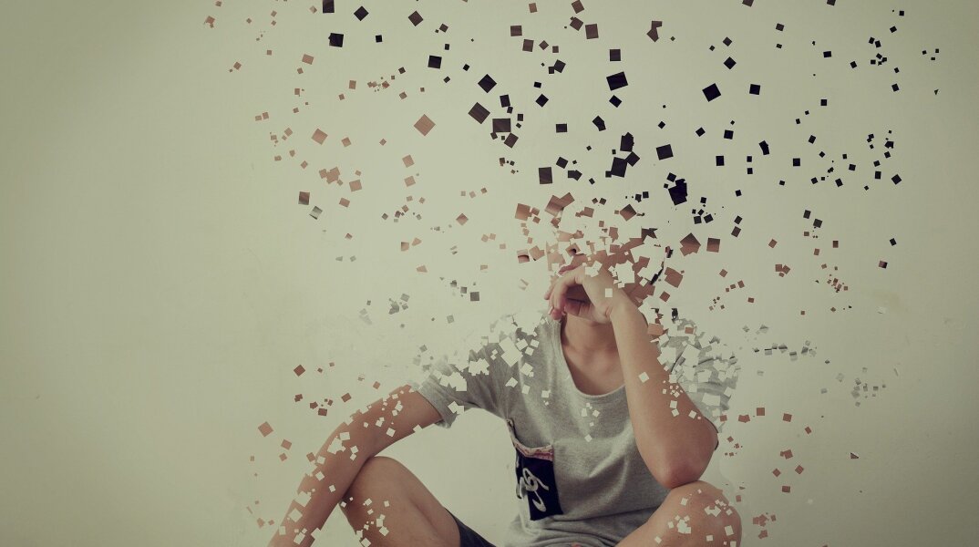 Εικόνα που δείχνει άνθρωπο να εξαϋλώνεται