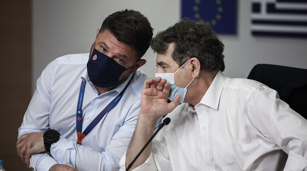 Μιχάλης Χρυχοΐδης και Νίκος Χαρδαλιάς σε ενημέρωση για τις πυρκαγιές στην Ελλάδα