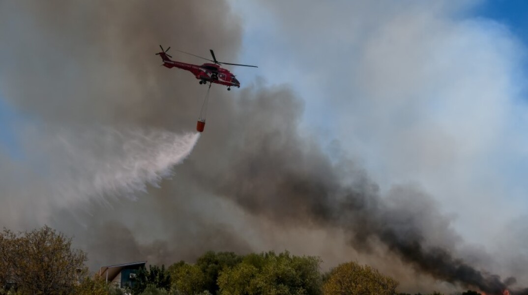 Φωτιά στην Κερατέα © EUROKINISSI / ΜΙΧΑΛΗΣ ΚΑΡΑΓΙΑΝΝΗΣ