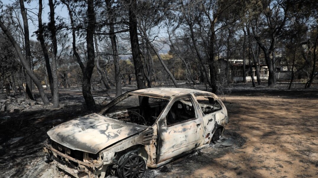 Καμμένο αυτοκίνητο από πυρκαγιά © EUROKINISSI - Πυρόπληκτοι: Μέτρα για ιδιοκτήτες ΙΧ και επαγγελματίες οδηγούς