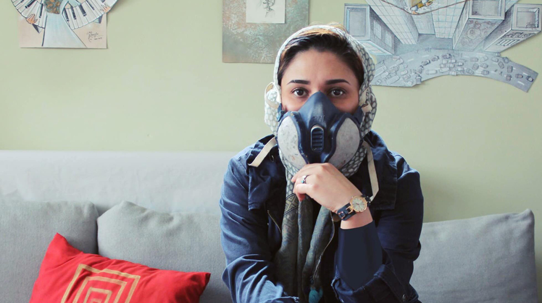 H γυναίκα που πολεμάει τους Ταλιμπάν με γκράφιτι