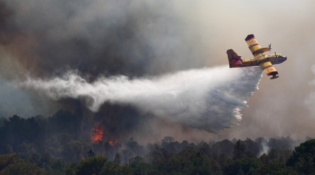 Φωτιά στο Σεν Τροπέ