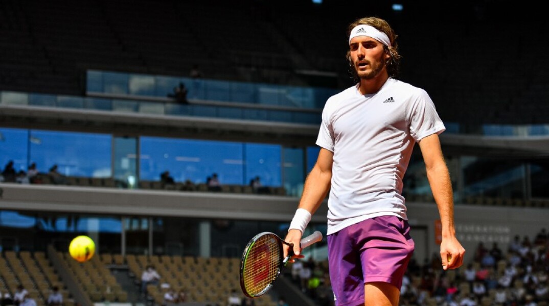 Ο Στέφανος Τσιτσιπάς στο Roland Garros 2021 © EUROKINISSI / ΑΛΕΞΑΝΤΕΡ ΣΒΕΡΕΦ