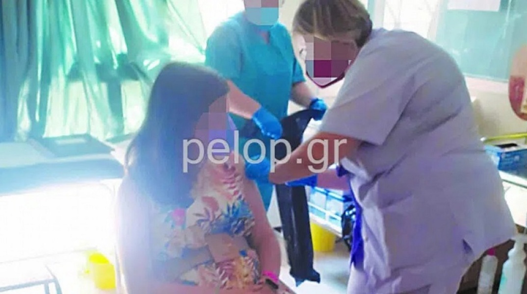 Στιγμιότυπο από τον εμβολιασμό 16χρονης στην Πάτρα - Καταγγελία κατά αντιεμβολιάστριας γιατρού