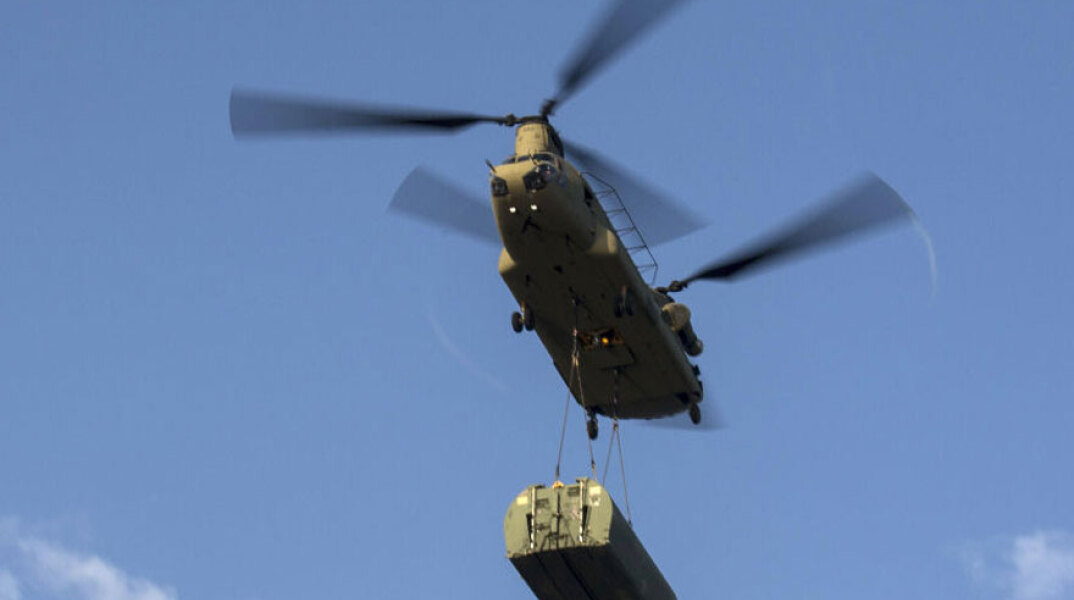Στρατιωτικό ελικόπτερο Chinook (ΦΩΤΟ ΑΡΧΕΙΟΥ)