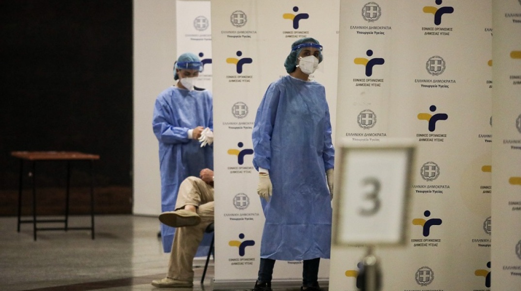 Κλιμάκια του ΕΟΔΥ πραγματοποιούν rapid test στο σταθμό του μετρό «Σύνταγμα»