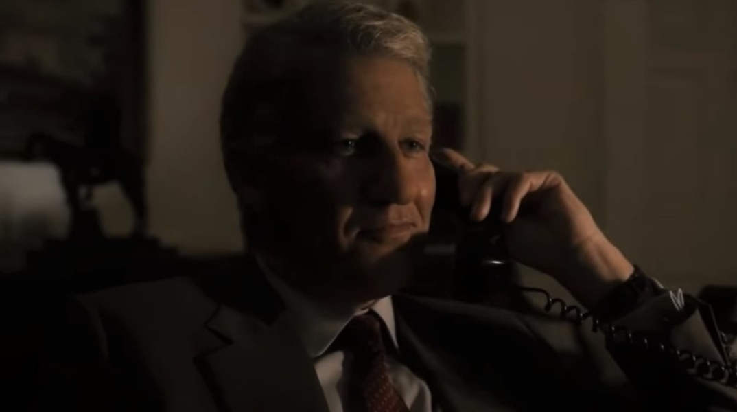 Ο Κλάιβ Όουεν υποδύεται τον Μπιλ Κλίντον στη νέα μίνι σειρά «American Crime Story: Impeachment»