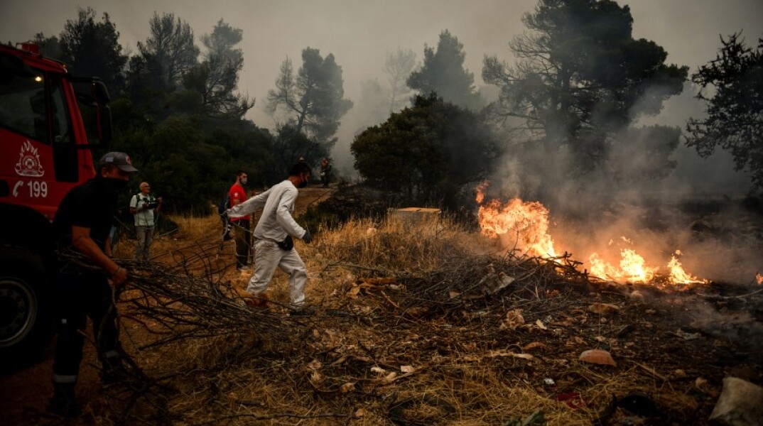 Νέα φωτιά στα Βίλια © EUROKINISSI