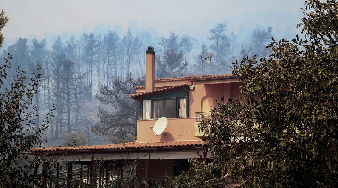 Φωτιά στα Βίλια