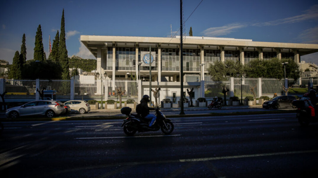 Η αμερικανική πρεσβεία στην Αθήνα (ΦΩΤΟ ΑΡΧΕΙΟΥ) - Αφγανός επιχείρησε να αυτοπυρποληθεί στο πίσω μέρος από την πρεσβεία των ΗΠΑ