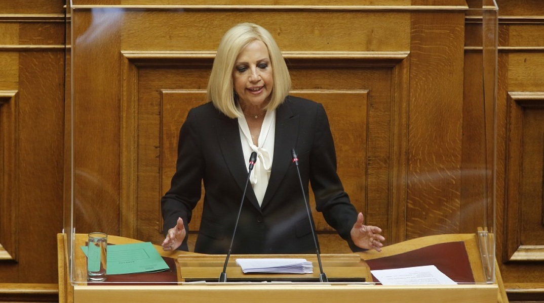 Η πρόεδρος του ΚΙΝΑΛ, Φώφη Γεννηματά, στη Βουλή για τη συζήτηση σχετικά με τη διαχείριση των πυρκαγιών