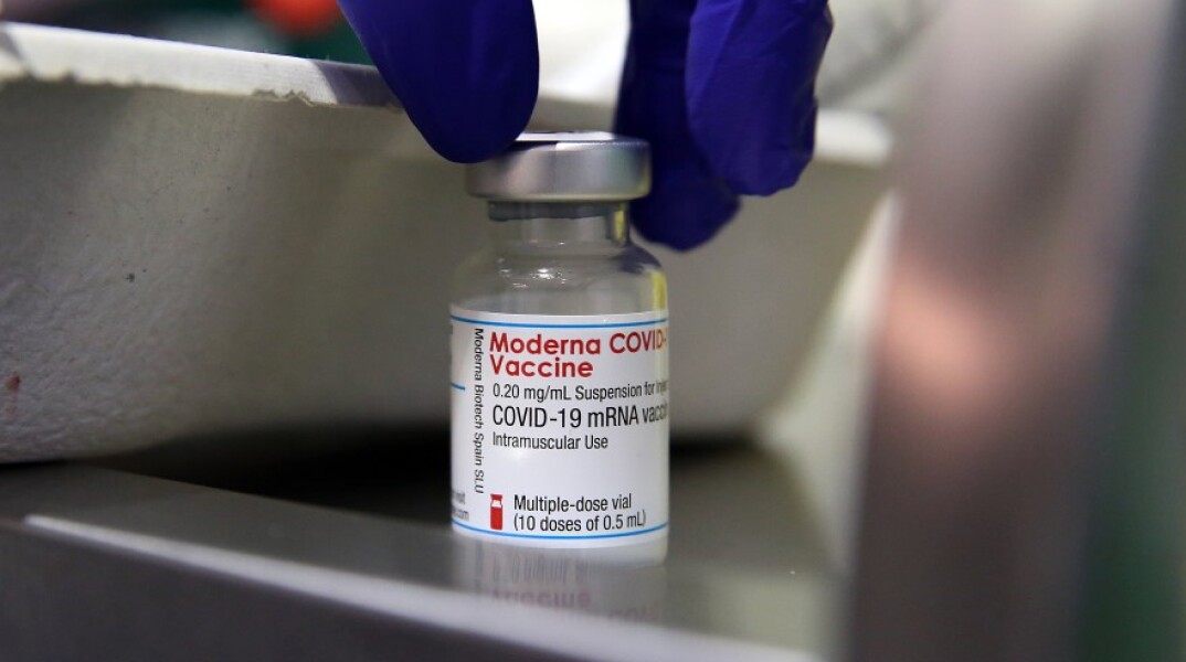 Εμβόλιο Μοderna © AΠΕ / ΟΡΕΣΤΗΣ ΠΑΝΑΓΙΩΤΟΥ