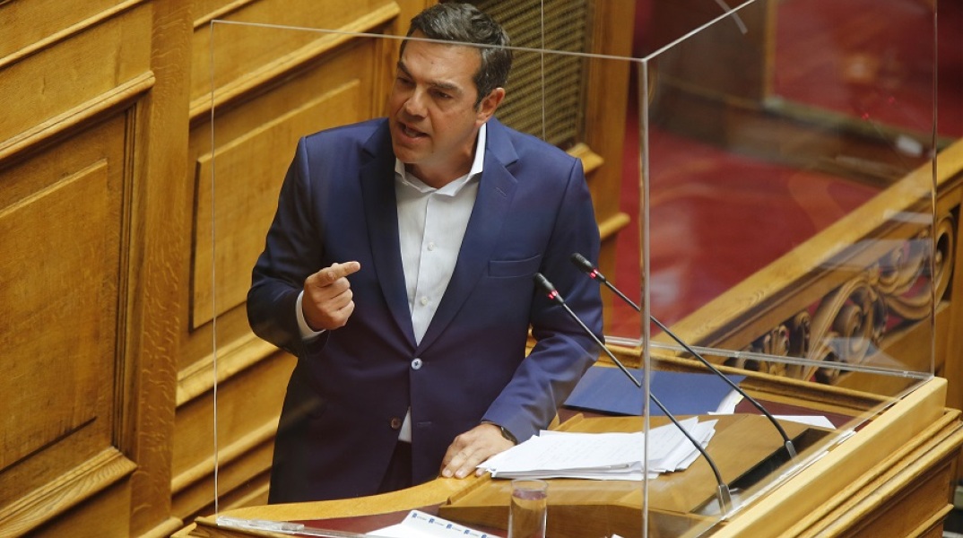 Ο πρόεδρος του ΣΥΡΙΖΑ - Προοδευτική Συμμαχία, Αλέξης Τσίπρας, στο βήμα της Βουλής