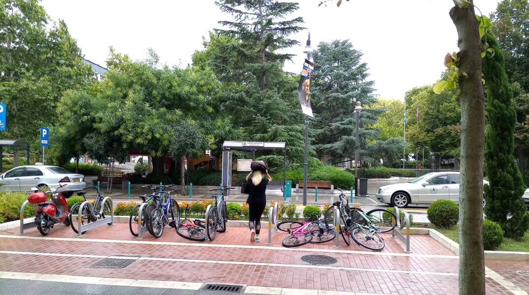 Στιγμιότυπο από το μπουρίνι στη Λάρισα 