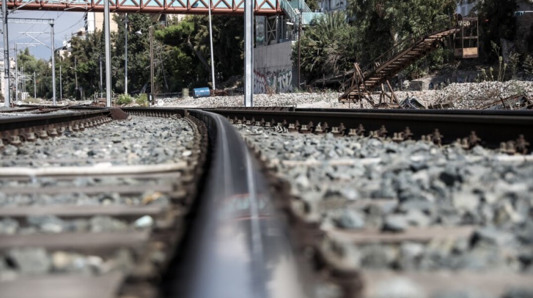 Την τελευταία του πνοή άφησε κτηνοτρόφος ο οποίος παρασύρθηκε από τρένο που εκτελούσε δρομολόγιο Λάρισα – Βόλος © EUROKINISSI