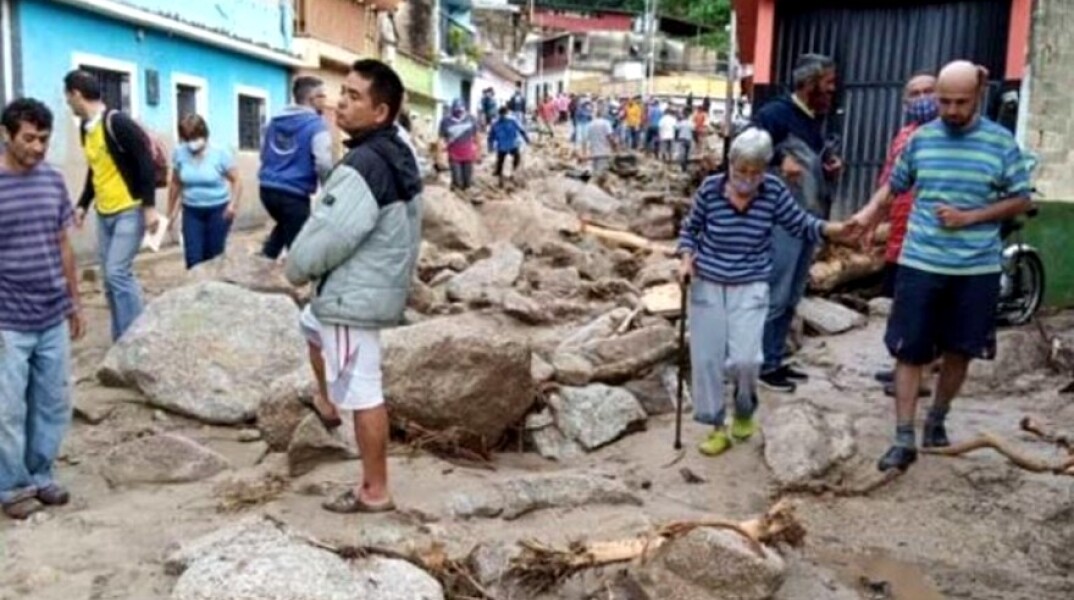 Εκτεταμένες ζημιές και δεκάδες νεκροί στη Βενεζουέλα από τις βροχές