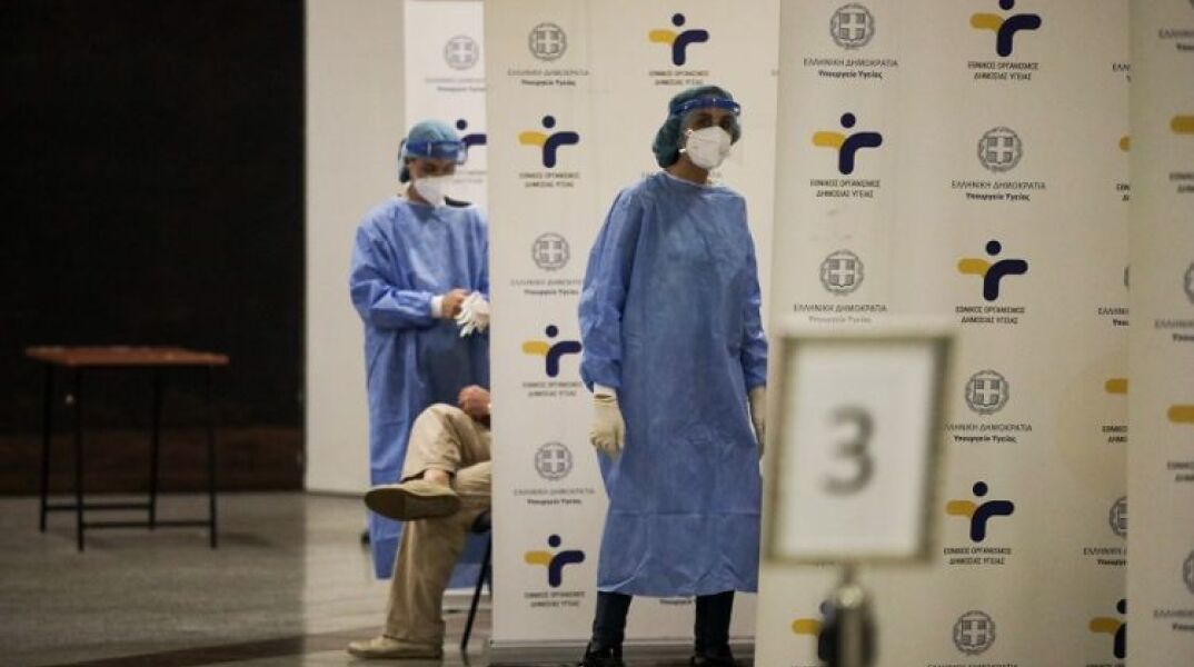 Κλιμάκια του ΕΟΔΥ πραγματοποιούν rapid test στο σταθμό του μετρό «Σύνταγμα» 