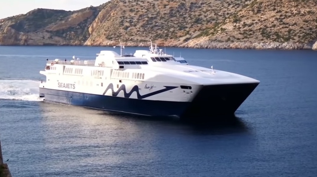 Εισροή υδάτων στο επιβατηγό οχηματαγωγό καταμαράν «power jet»