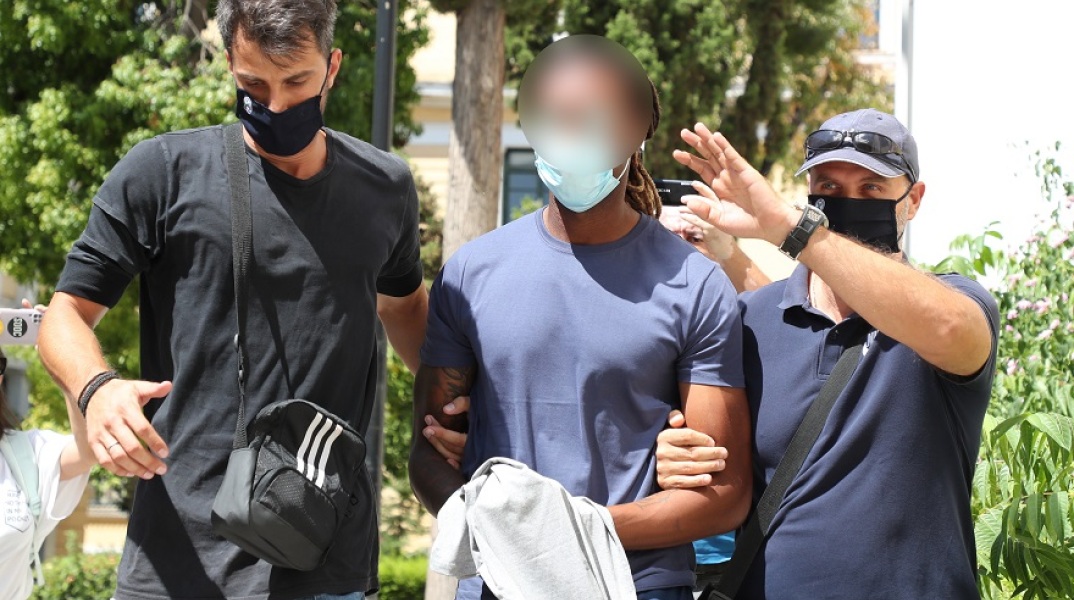 Ενώπιον του εισαγγελέα βρέθηκε σήμερα ο παίκτης του Ολυμπιακού, Ρούμπεν Σεμέδο