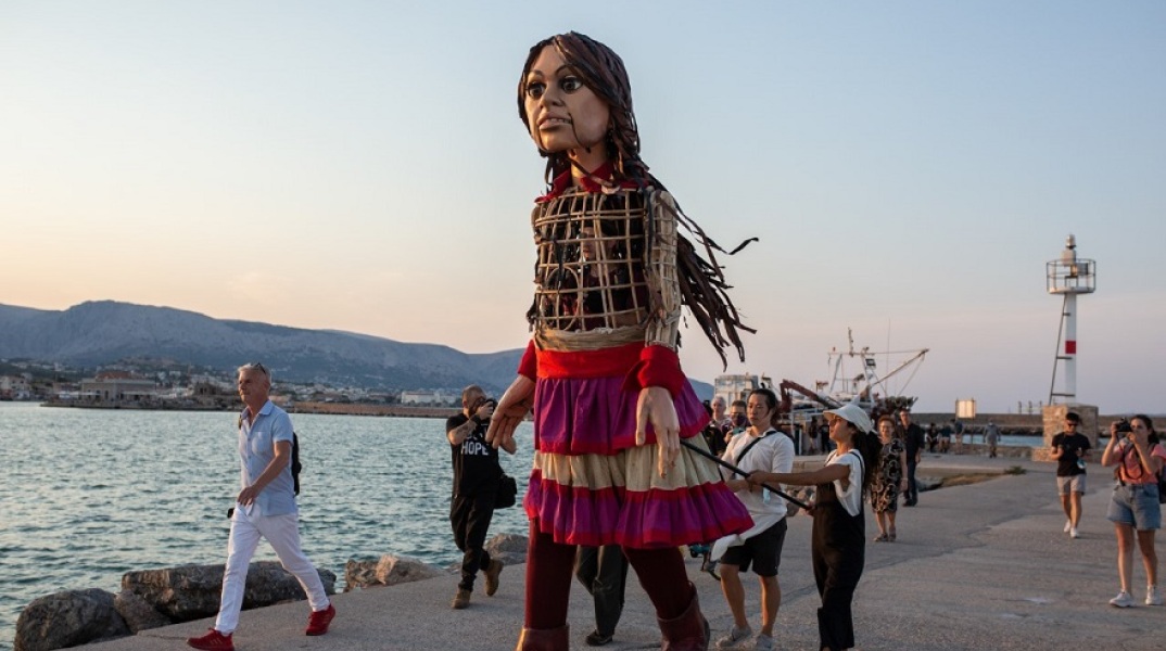 Στιγμιότυπο από το ταξίδι της μικρής Αμάλ στην Ελλάδα 