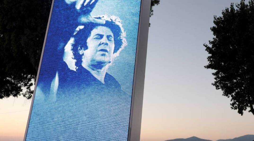 Μίκης Θεοδωράκης