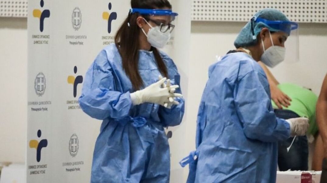 Κλιμάκια του ΕΟΔΥ πραγματοποιούν δωρεάν rapid test για τον κορωνοϊό