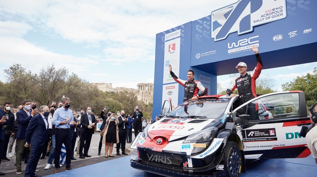 Ο Κυριάκος Μητσοτάκης στο «Ράλλυ Ακρόπολις 2021», στην ειδική διαδρομή στο Σύνταγμα