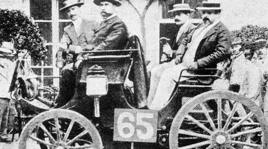 Ένα Peugeot 3HP που συμμετείχε στον πρώτο καταγεγραμμένο αγώνα ράλι Paris-Rouen το 1894 στη Γαλλία.
