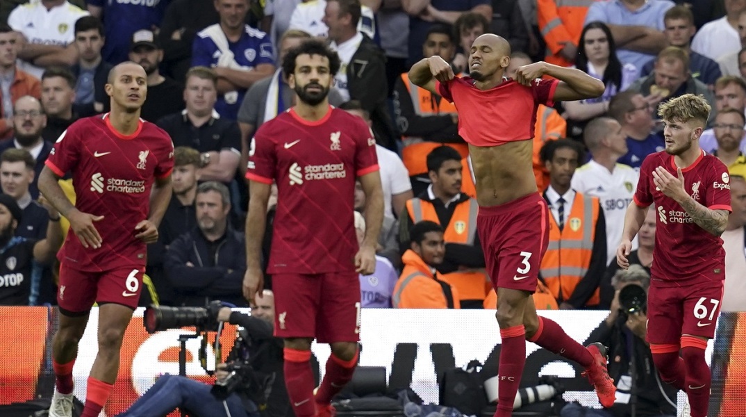 Η Λίβερπουλ πέρασε νικηφόρα από το Έλαντ Ρόουντ, κερδίζοντας 0-3 τη Λιντς του Μαρσέλο Μπιέλσα και συγκατοικεί με Τσέλσι και Μάντσεστερ Γιουνάιτεντ στην κορυφή της Premier League