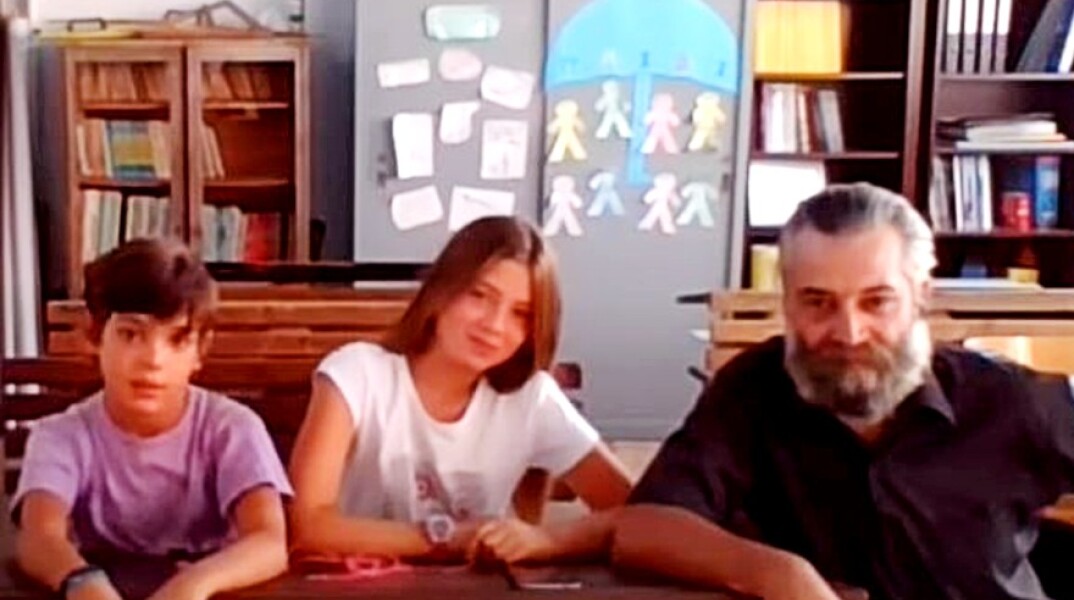 Αντικύθηρα: Αγιασμός στο δημοτικό σχολείο του νησιού με 2 μαθητές