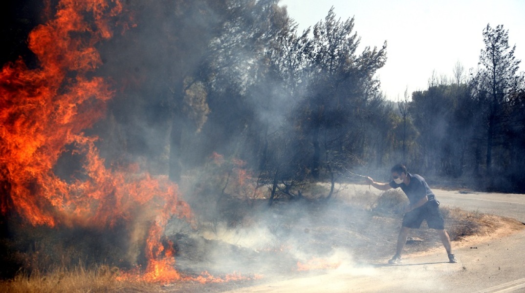 Φωτιά στη Βαρυμπόμπη