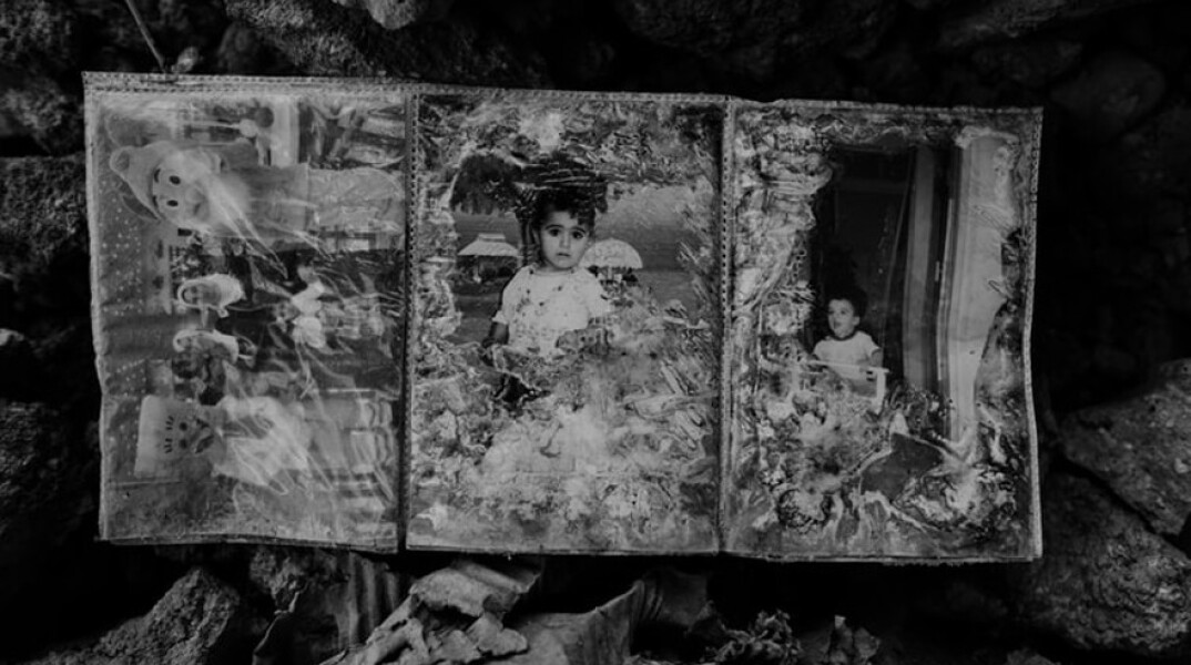 Φωτογραφία παιδιών από συντρίμμια μετά από επίθεση Ισλαμιστών