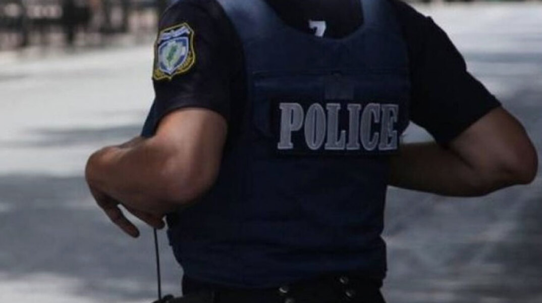 Αστυνομικός (ΦΩΤΟ ΑΡΧΕΙΟΥ) - Φυγόποινος δάγκωσε ένστολο στη Ζάκυνθο για να μη συλληφθεί
