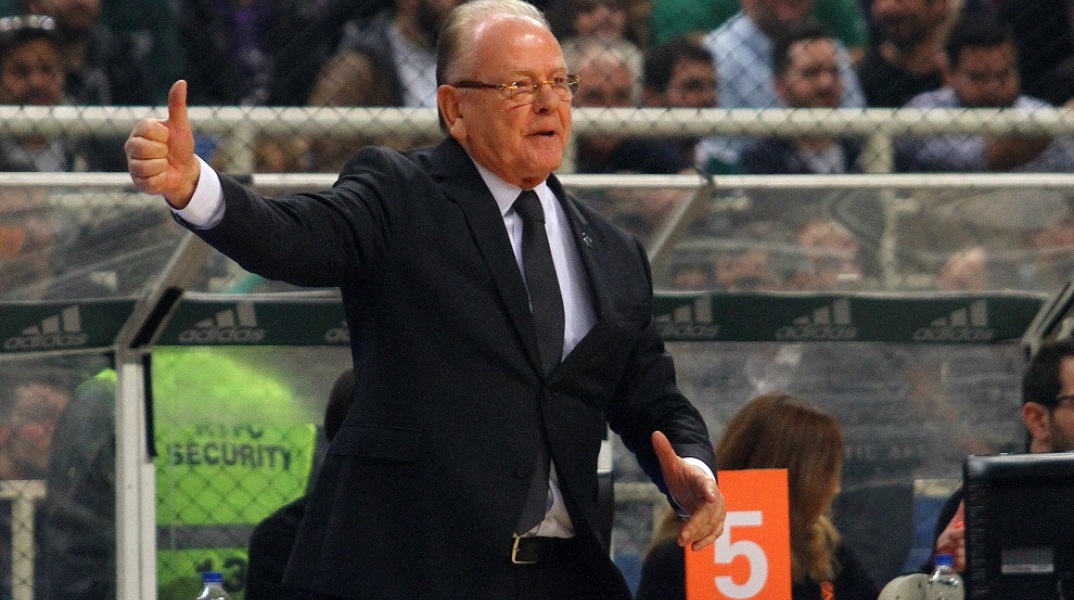 O προπονητής Ντούσαν Ιβκοβιτς