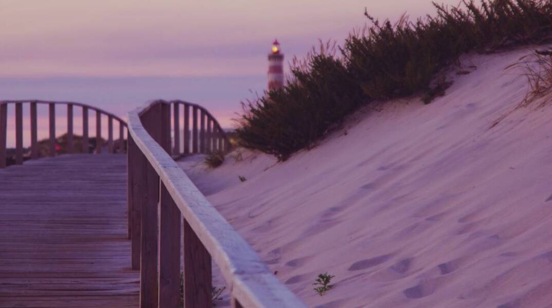 Τέλος καλοκαιριού σε μια παραλία στην Πορτογαλία