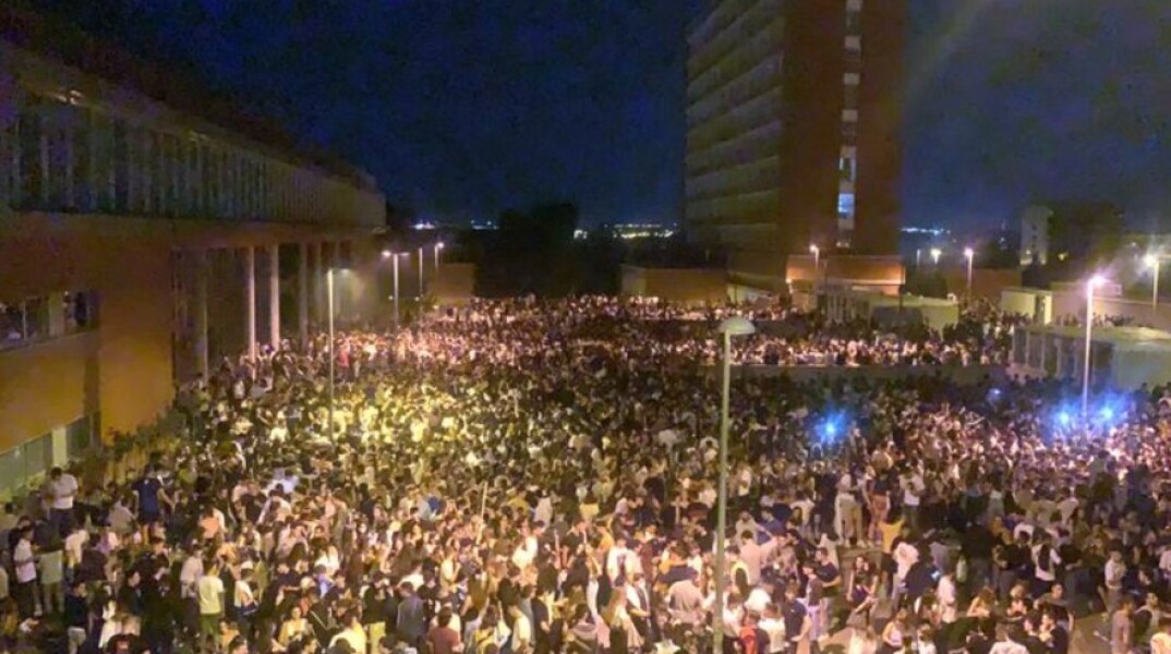 Μαδρίτη: Υπαίθριο πάρτι με 25.000 φοιτητές σε Πανεπιστήμιο