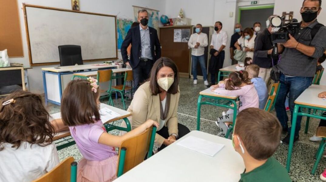 Η Υπουργός Παιδείας Νίκη Κεραμέως