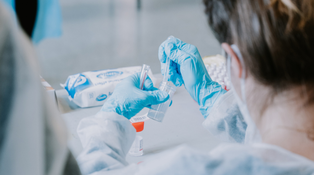 Eli Lilly: Συμφωνία Κοινής Προμήθειας με την Ευρωπαϊκή Επιτροπή για δόσεις των αντισωμάτων μπαμλανιβιμάμπης και ετεσεβιμάμπης για τη θεραπεία της νόσου COVID-19