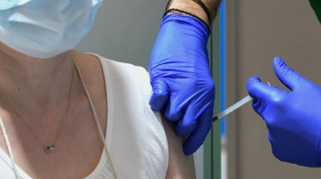 Χορήγηση εμβολίου για κορωνοϊό