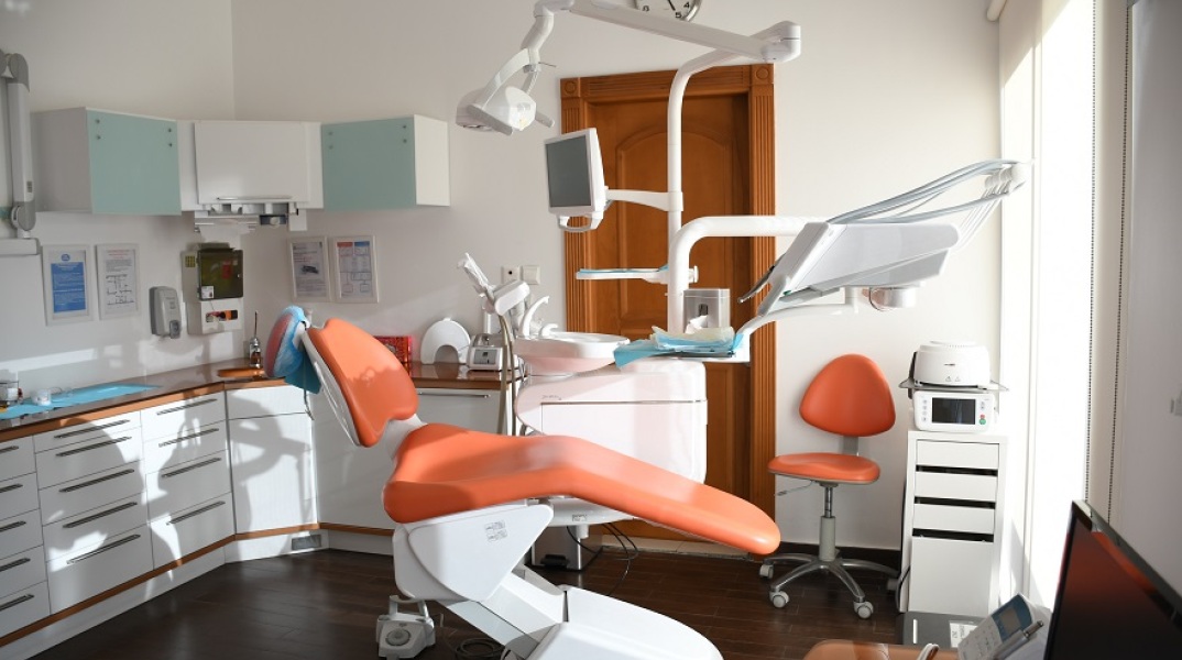 Κορωνοϊός: Τα μέτρα στα οδοντιατρεία - Πότε χρειάζεται rapid test