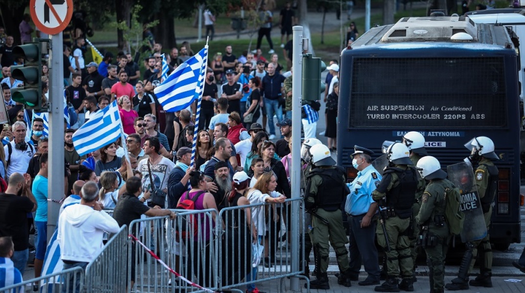 Κατεπείγουσα εισαγγελική έρευνα για σοβαρά αδικήματα για τις ιστοσελίδες αντιεμβολιαστών 